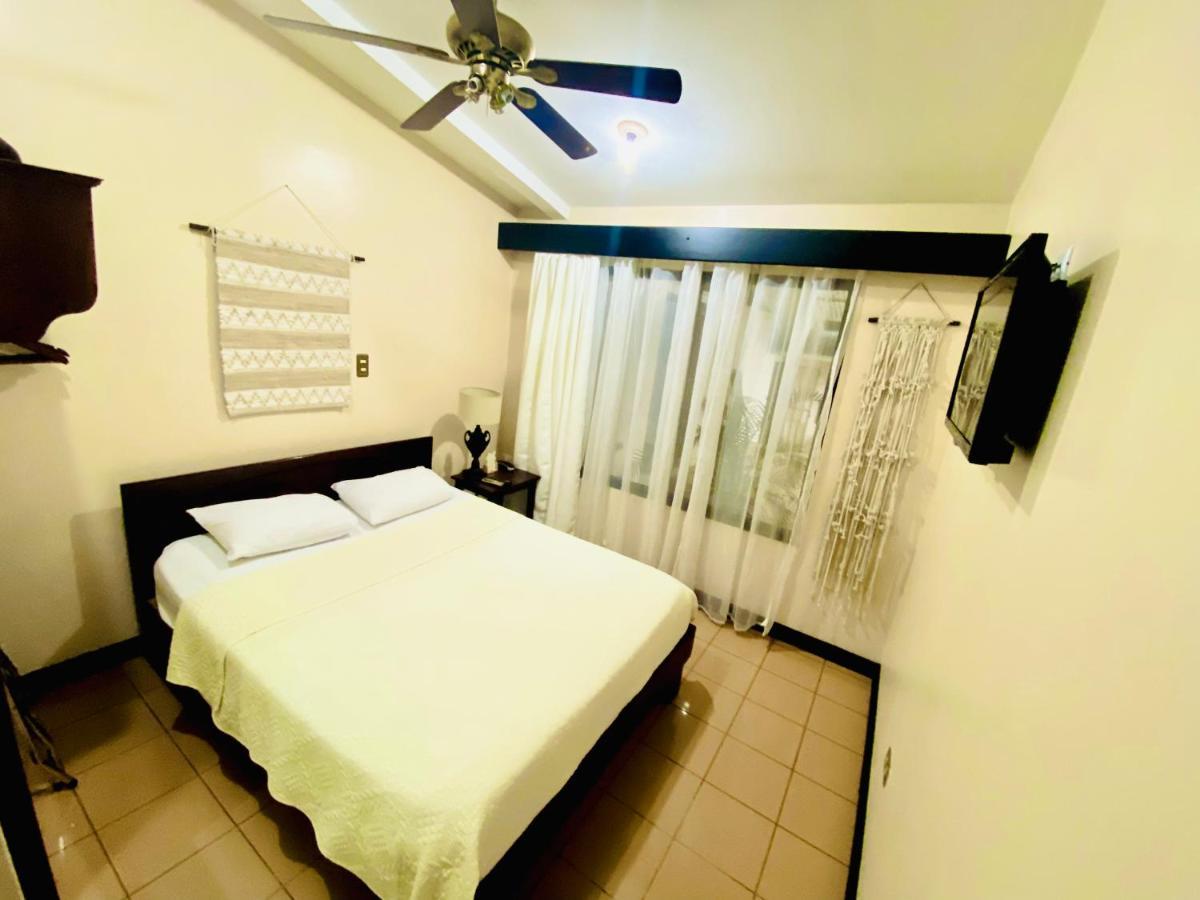 Hotel Mango Airport Río Segundo Exteriér fotografie