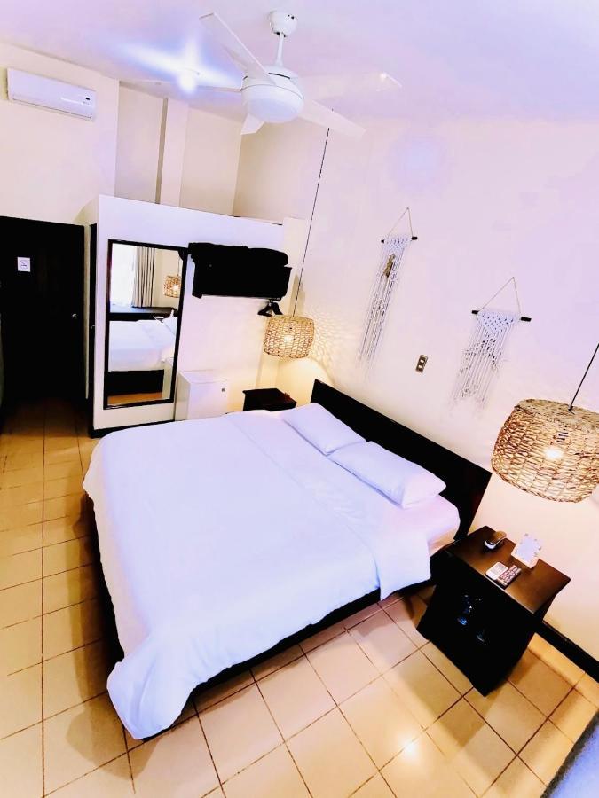 Hotel Mango Airport Río Segundo Exteriér fotografie